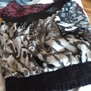 Really pretty one shoulder blouse.